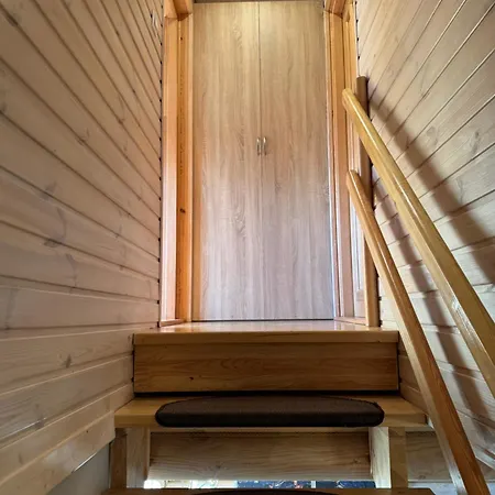 別荘 Sosnowe レバル